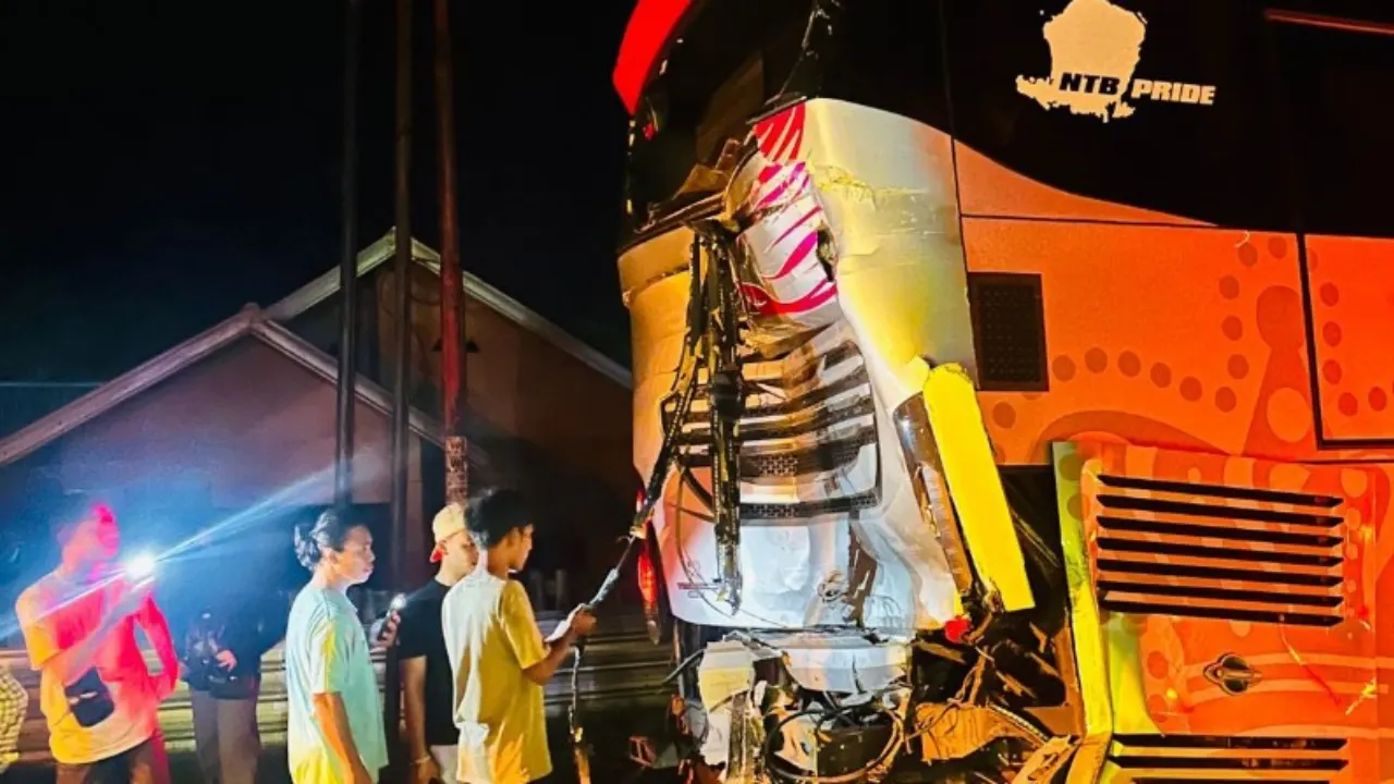 Balap Lari Liar Sebabkan Tabrakan Beruntun di Teluk Santong SUmbawa